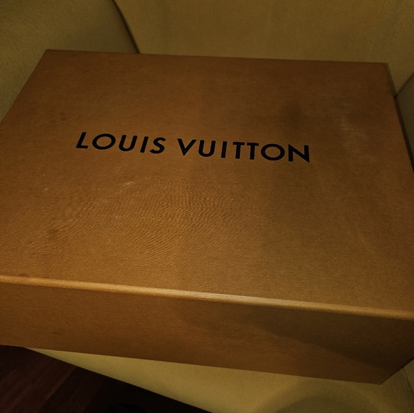 Louis Vuitton Laced Loafers barely worn Size 9 Brown - Picture 7 of 10